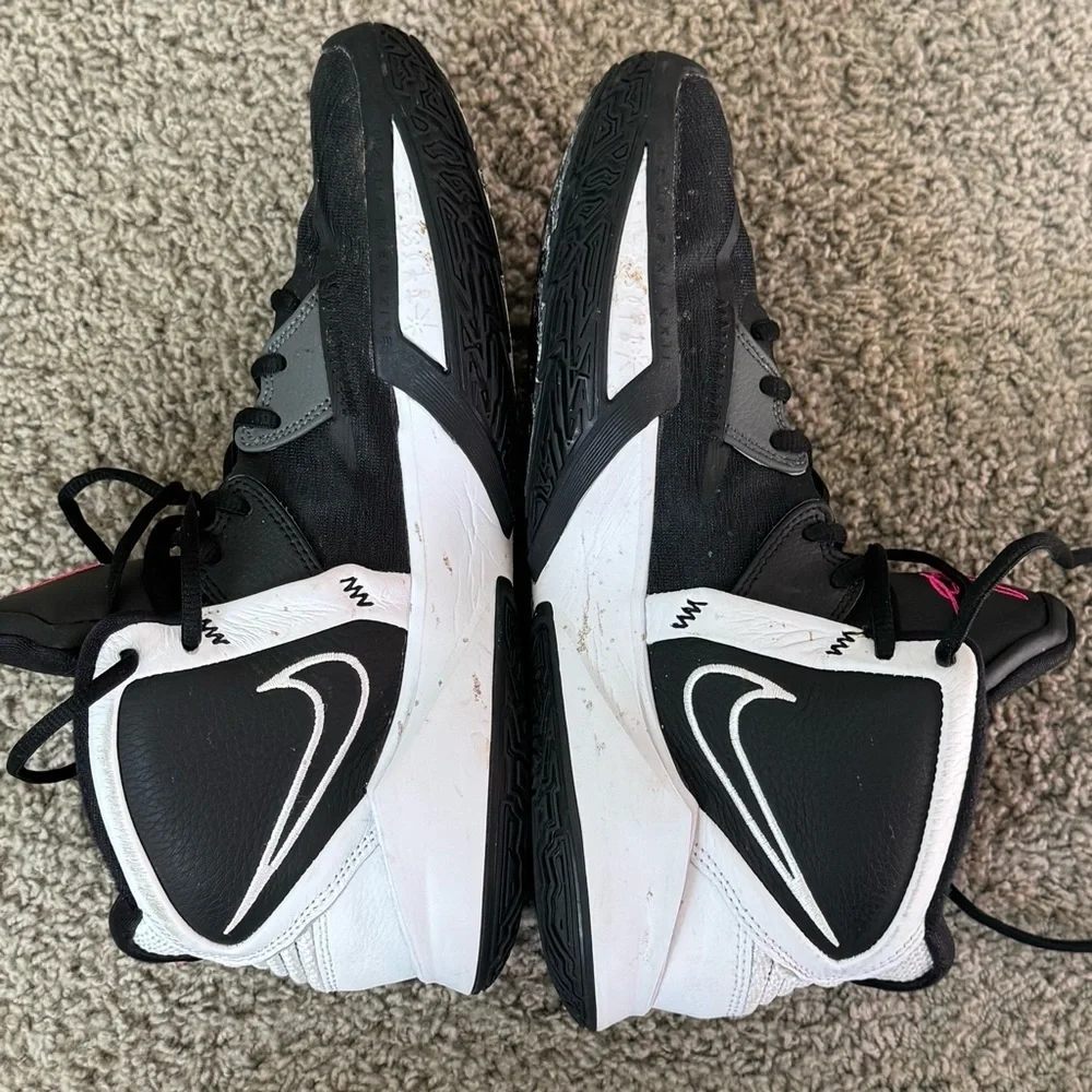 Nike Kyrie Infinity Black and White Athletic Shoes with Pink and Blue Accents